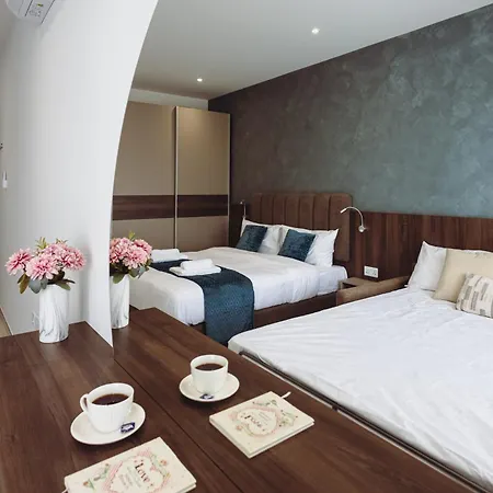 Appartement Luxury Penthouse With Private Pool & Skyline Views