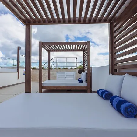 Appartement Luxury Penthouse With Private Pool & Skyline Views *