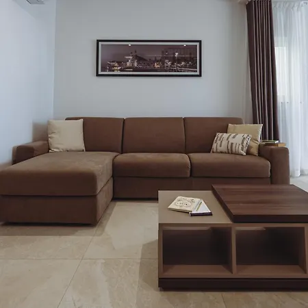 Διαμέρισμα Luxury Penthouse With Private Pool & Skyline Views Is-Swieqi