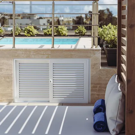 Luxury Penthouse With Private Pool & Skyline Views Appartement *