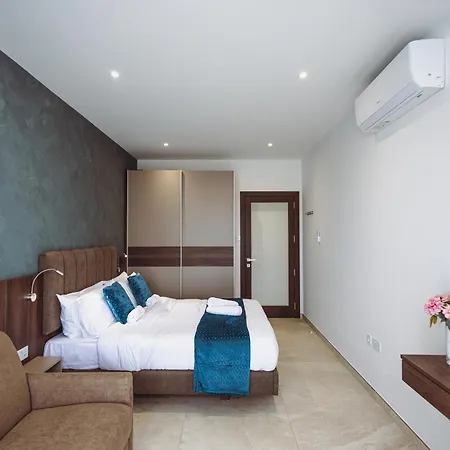 Luxury Penthouse With Private Pool & Skyline Views * Is-Swieqi
