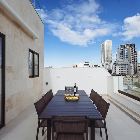 Luxury Penthouse With Private Pool & Skyline Views Is-Swieqi
