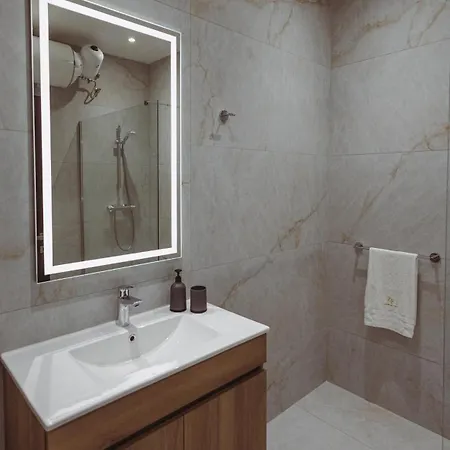 Luxury Penthouse With Private Pool & Skyline Views Appartement